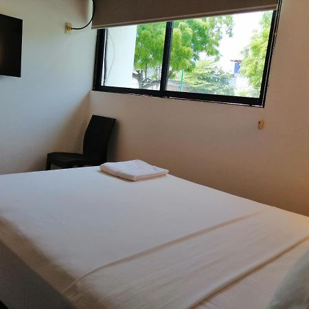 Buenavista Place Hotel Баиа де Каракес Екстериор снимка