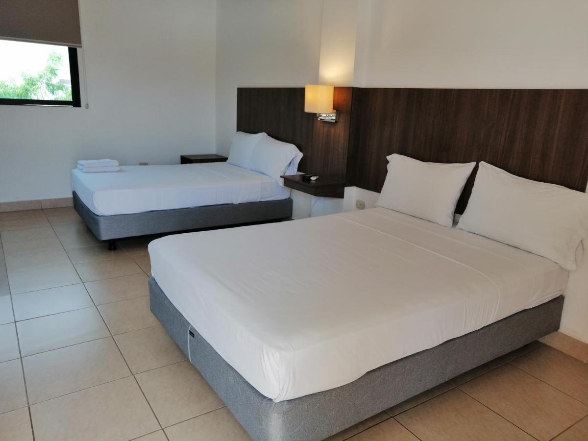 Buenavista Place Hotel Баиа де Каракес Екстериор снимка