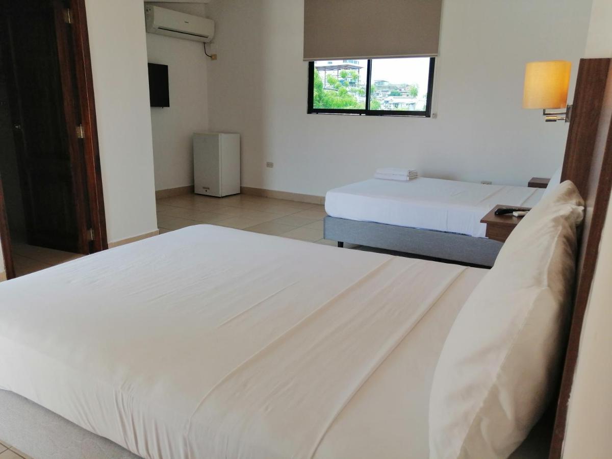 Buenavista Place Hotel Баиа де Каракес Екстериор снимка